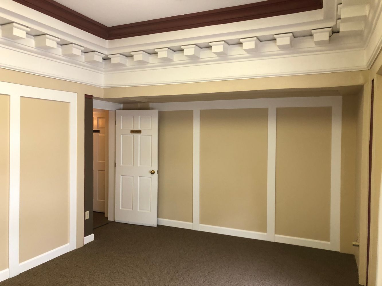 Amesbury Building : 100 Main St, Amesbury, MA 01913